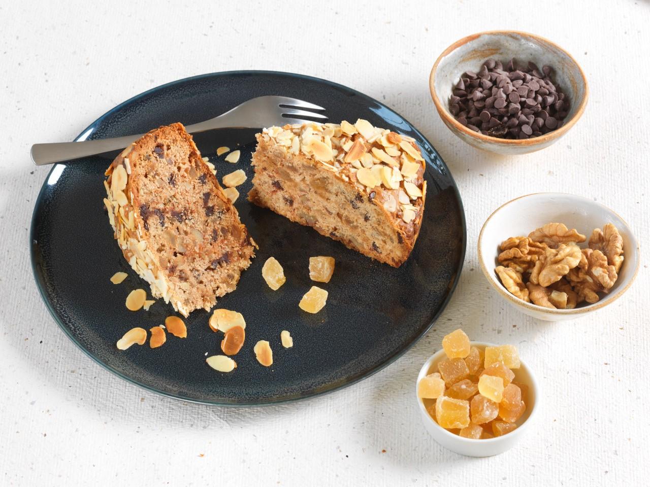 Gâteau au gingembre confit, noix et pépites de chocolat