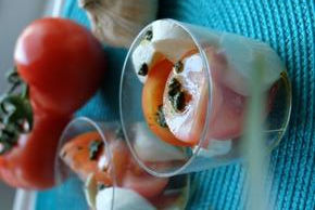 Tomates mozza et vinaigrette au pesto Tomates mozza et vinaigrette au pesto